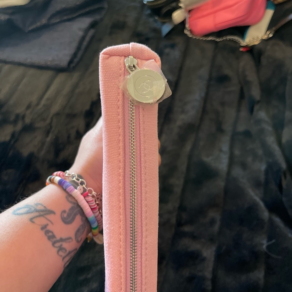 Chanel Perfume pouch Came with Chanel Chance set. 💯 Authentic Beauty line pink - Picture 4 of 7